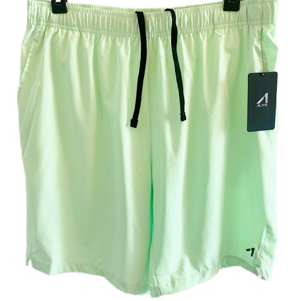 Green Men’s Swim Trunks 9” Swim Trunks Size Large